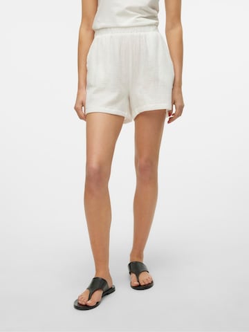 VERO MODA Loose fit Pants 'VMNATALI' in White: front