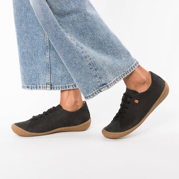 EL NATURALISTA Athletic lace-up shoe 'Pawikan' in Black: front