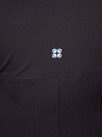 Trendyol Jacke in Braun