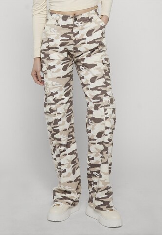 BUFFALO Platform trainers 'Queen One' in White