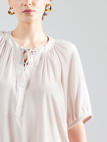 Eight2Nine Blouse in Beige
