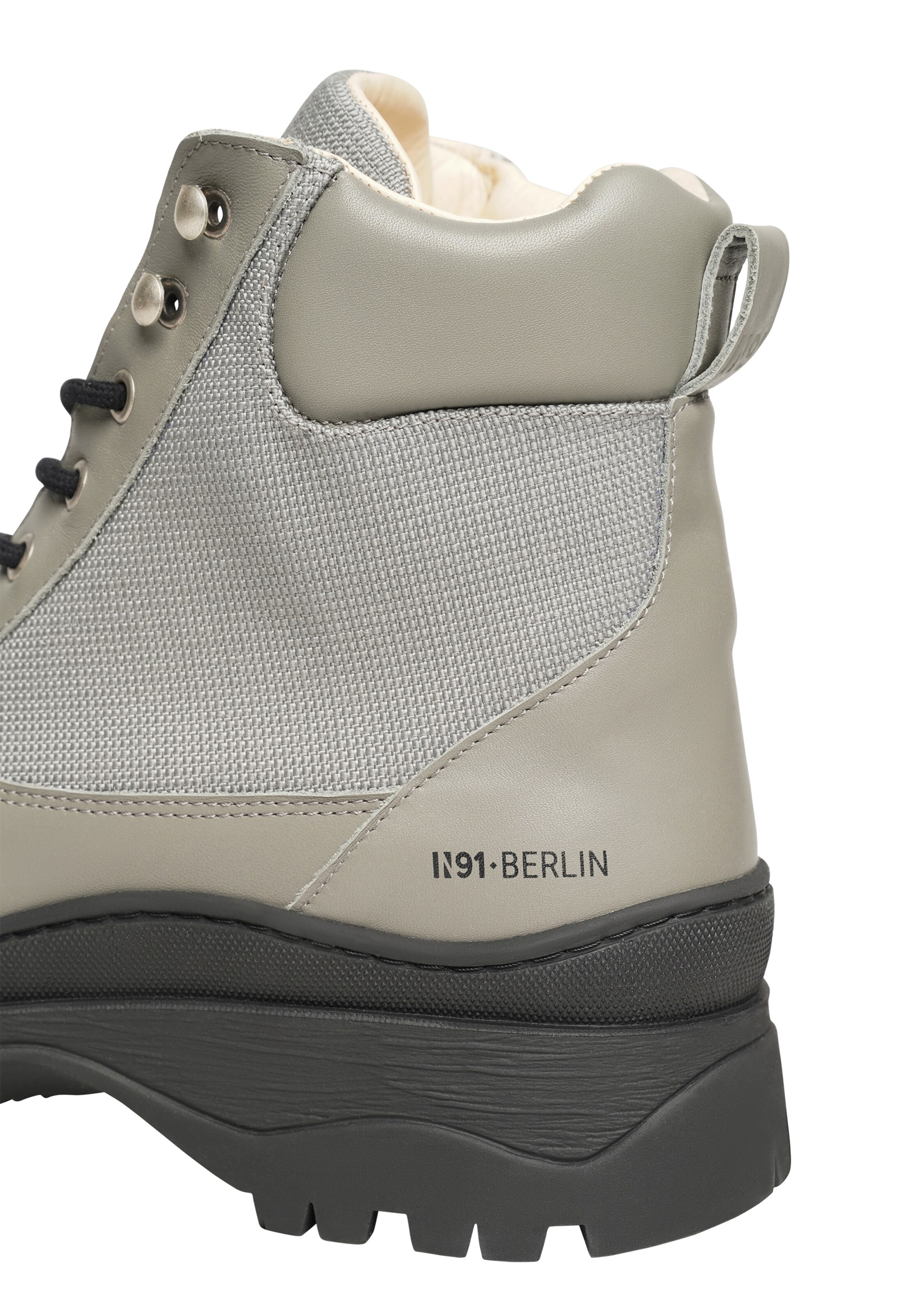 N91 Lace-up boots in Grey