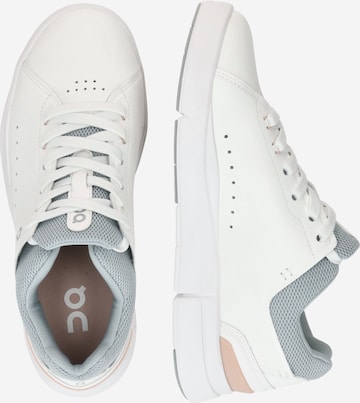 Sneaker bassa 'The Roger Advantage' di On in bianco