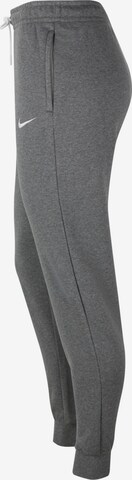 Tapered Pantaloni sportivi 'Park 20' di NIKE in grigio