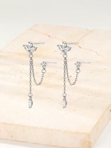 Orecchini 'Petal Chain Dangle' di Hey Happiness in argento