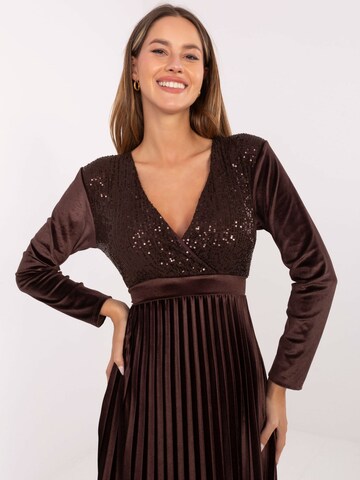 Madnezz House Dress in Brown