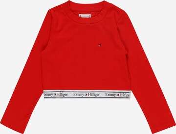 TOMMY HILFIGER Тениска в червено: отпред