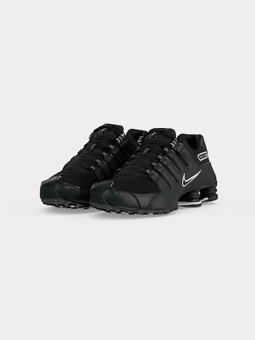 Sneaker low 'Shox NZ' de la Nike Sportswear pe negru