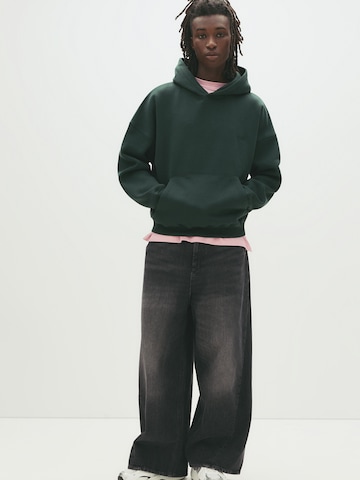 Pull&Bear Sweatshirt 'STWD' in Green