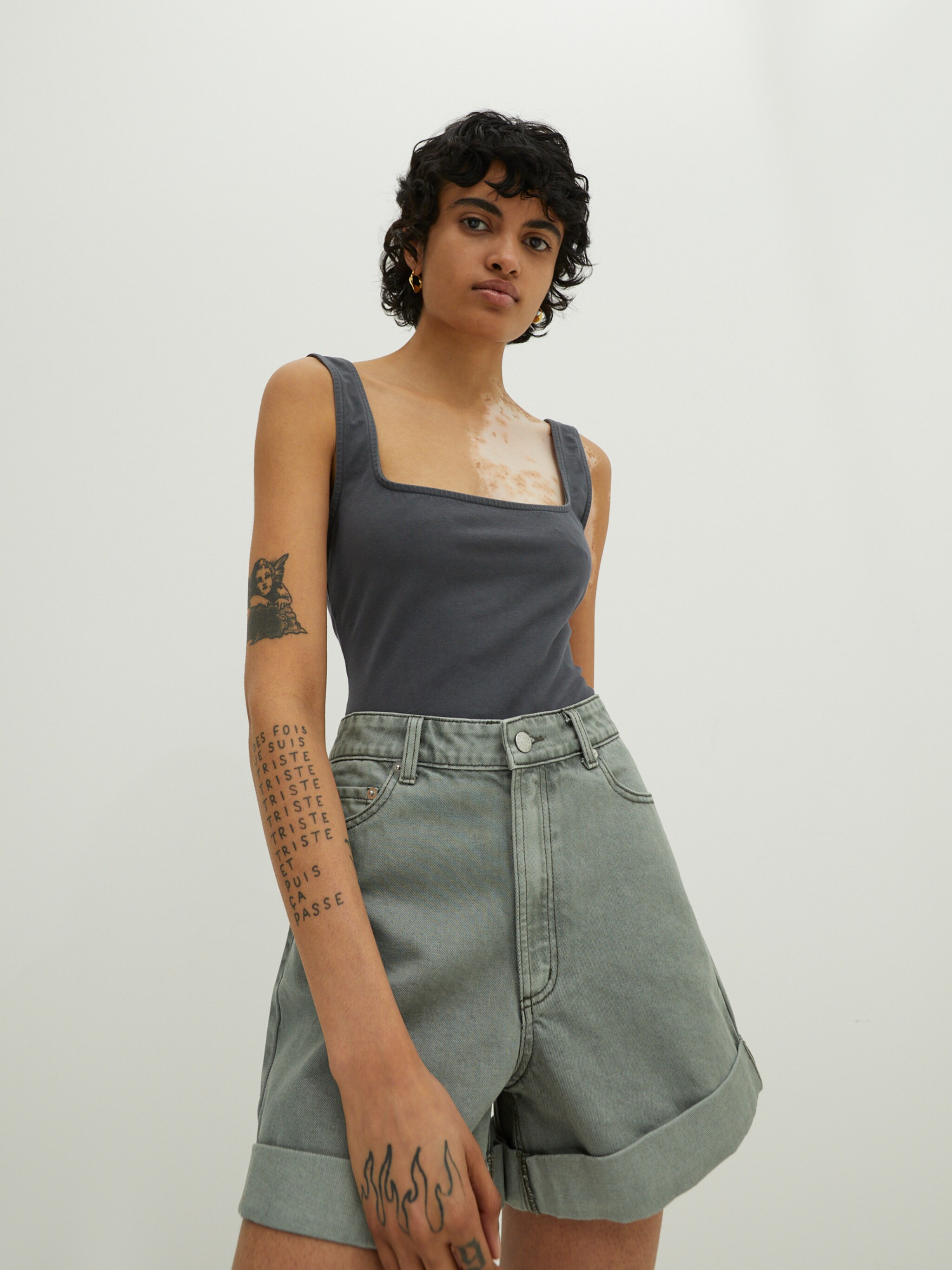 EDITED Producten Shirt body 'Jayda' Antraciet