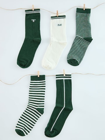 Chaussettes Trendyol en vert : devant