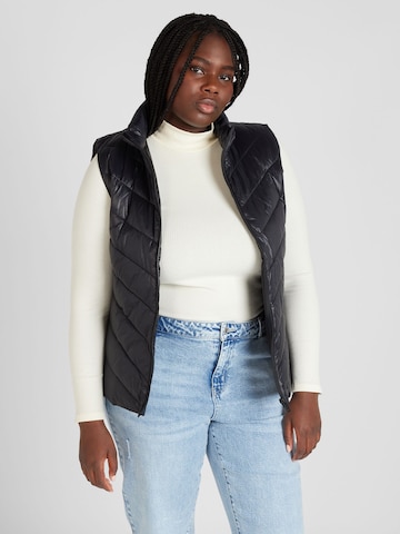 Gilet di ONLY Carmakoma in nero: frontale