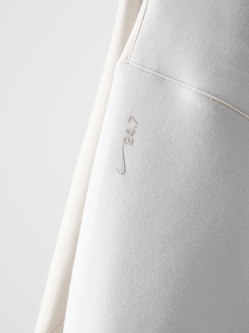 NIKE - Sweatshirt de desporto em branco