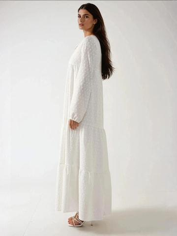Hiccup Dress in White