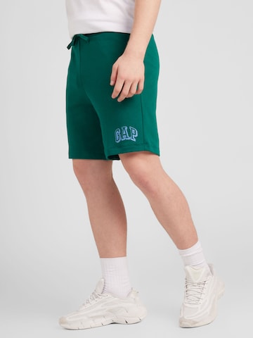 Regular Pantalon GAP en vert : devant