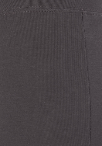 BENCH Skinny Funkcionalne hlače | siva barva