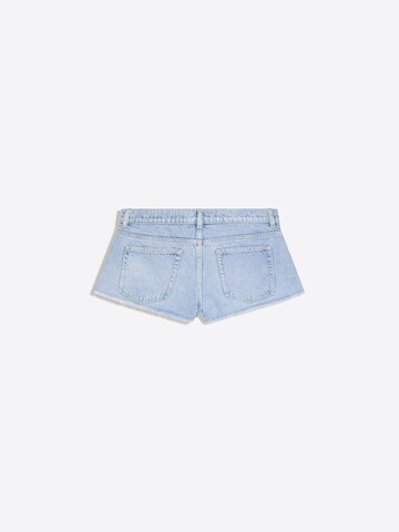 Bershka Regular Shorts in Blau
