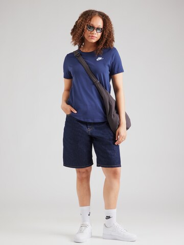 Nike Sportswear Shirt 'Club Essential' in Blauw