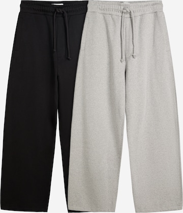 BershkaBaggy Hlače - siva boja: prednji dio