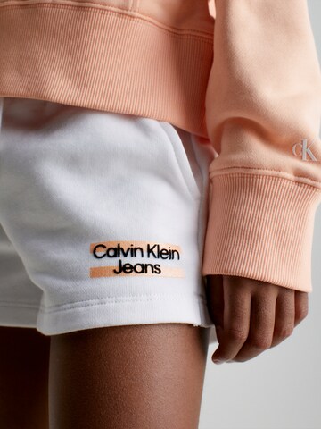 Calvin Klein Jeans Regular Housut värissä valkoinen