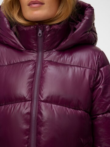 Veste d’hiver 'VMUppsashiny' VERO MODA en violet