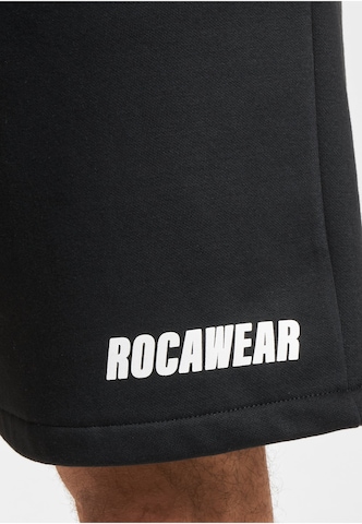 regular Pantaloni di ROCAWEAR in nero