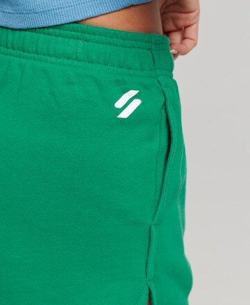Regular Pantalon de sport 'Core' Superdry en vert