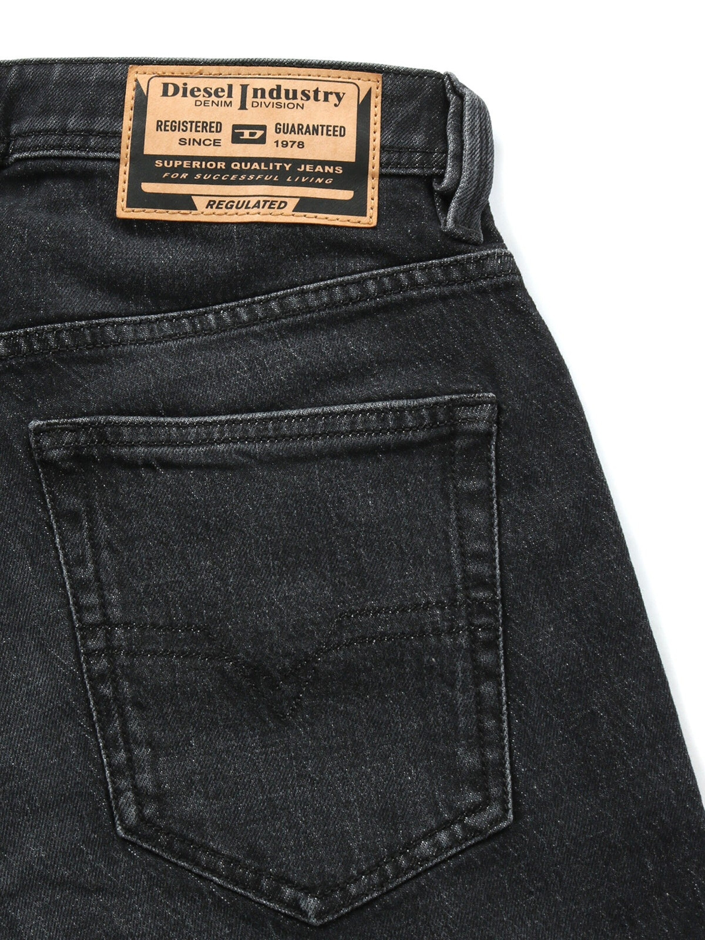 regular Jeans 'MARKEE R9H20' di DIESEL in nero