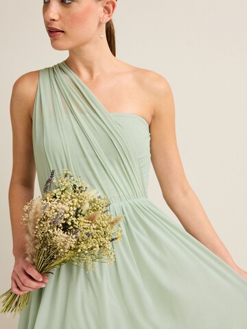 Rochie de seară de la Next pe verde
