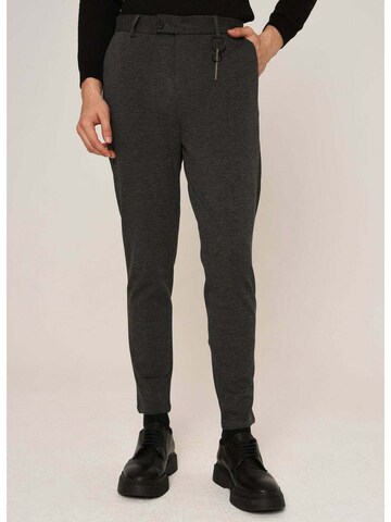 Pantalon Antioch en gris : devant