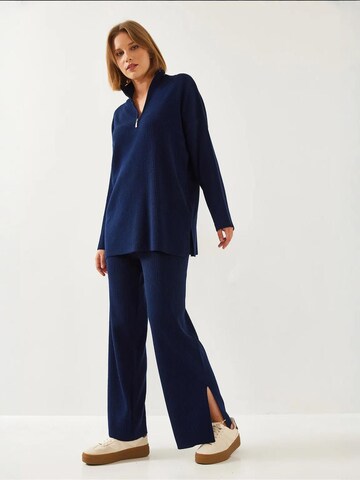 Completo pantalone di Bianco Lucci in blu