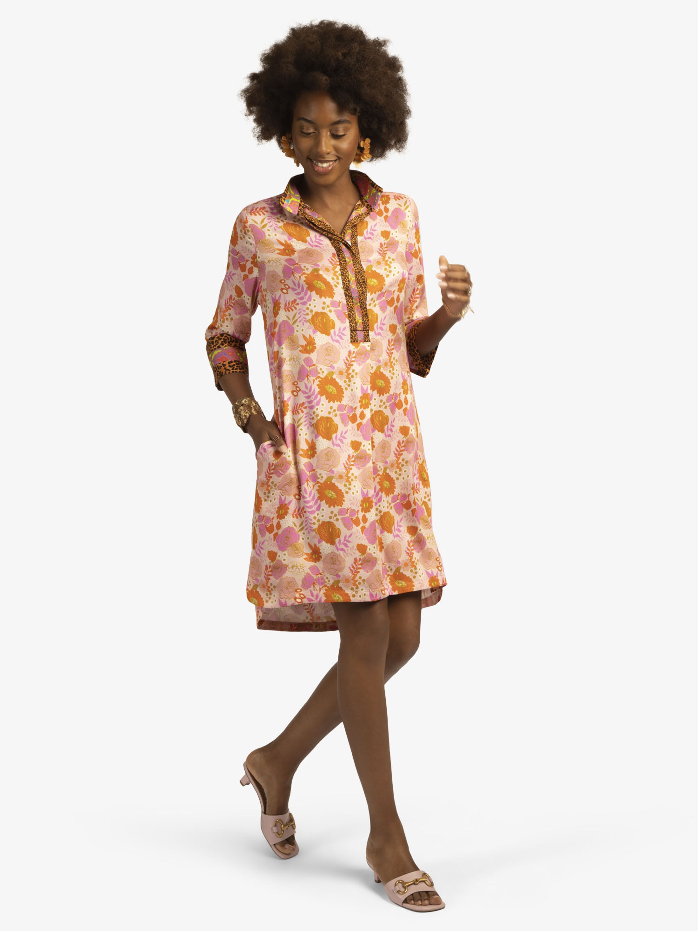 Frauen mint & mia Bekleidung mint & mia Kleid Babette als Hemdblusenkleid im floralen Allover-Muster mit Zierborte in Mischfarbe
