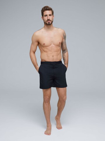 ABOUT YOU x Kevin Trapp Badshorts 'Bela' i svart