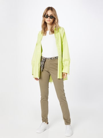 Le Temps Des Cerises Regular Chino Pants 'DYLI' in Green