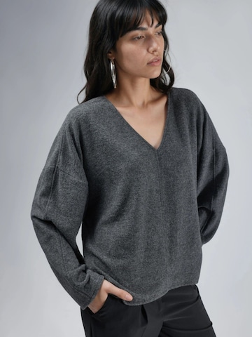 Camicia da donna di Busem in grigio: frontale