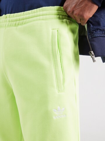 regular Pantaloni 'Trefoil Essentials' di ADIDAS ORIGINALS in verde