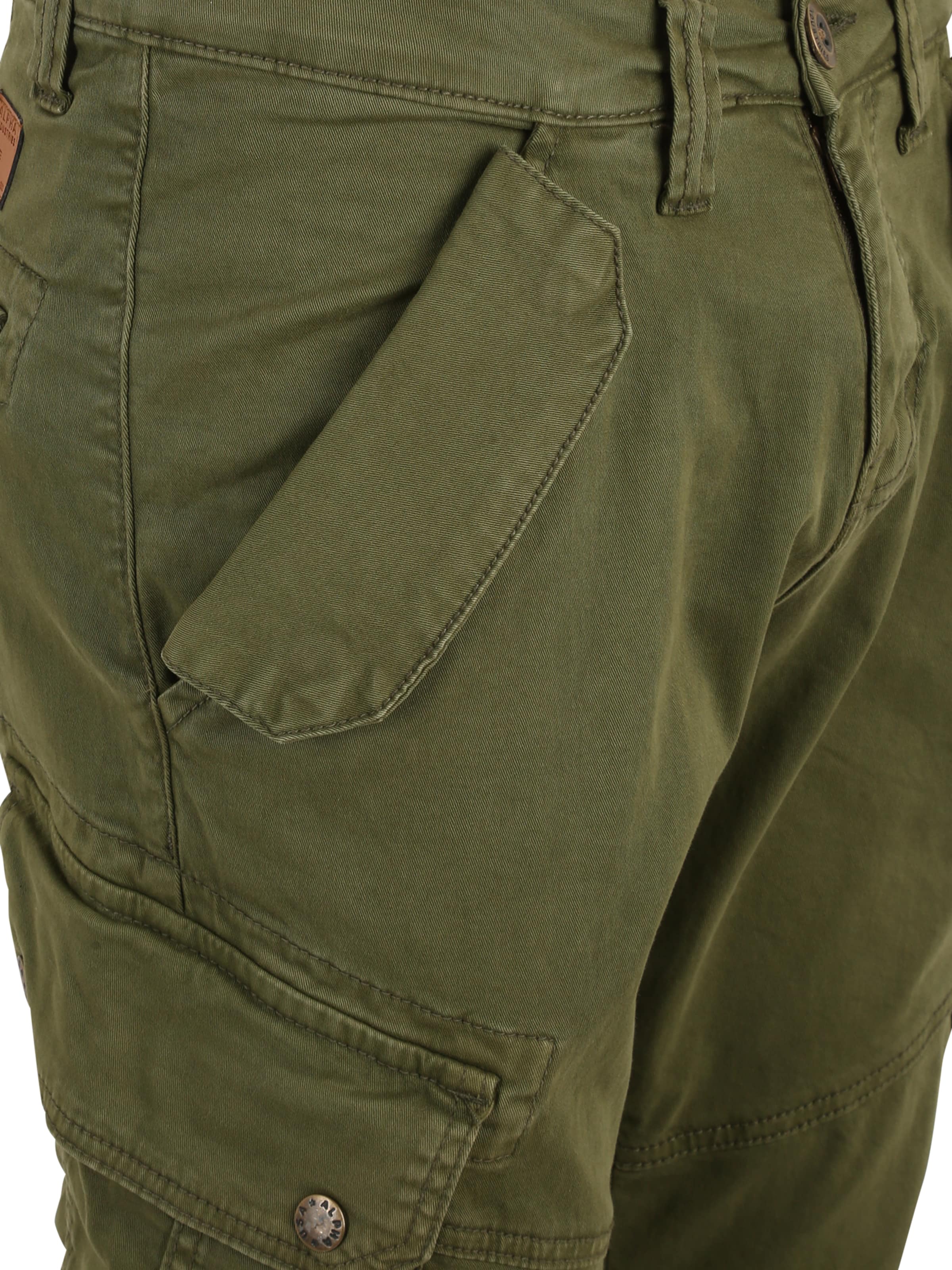Effilé Pantalon cargo 'Combat' ALPHA INDUSTRIES en vert