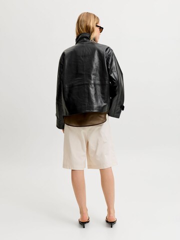 Veste mi-saison 'LENORA' JJXX en noir