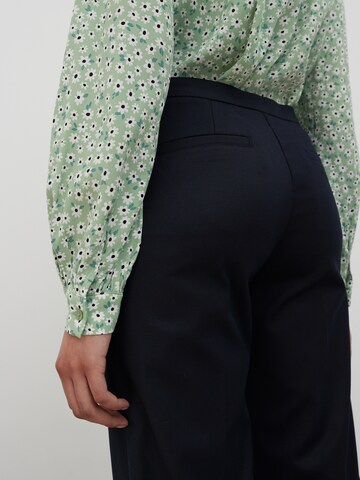 EDITED Regular Pantalon 'Hovet' in Blauw