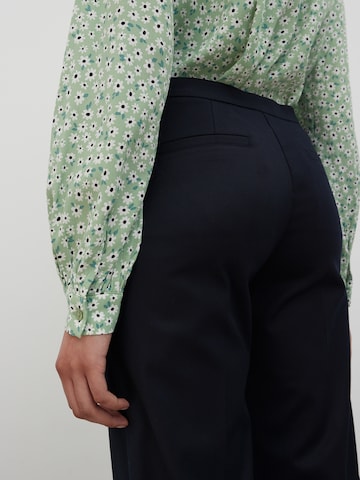 EDITED - regular Pantalón de pinzas 'Hovet' en azul