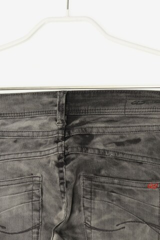 QS Jeans 24-25 x 32 in Grau
