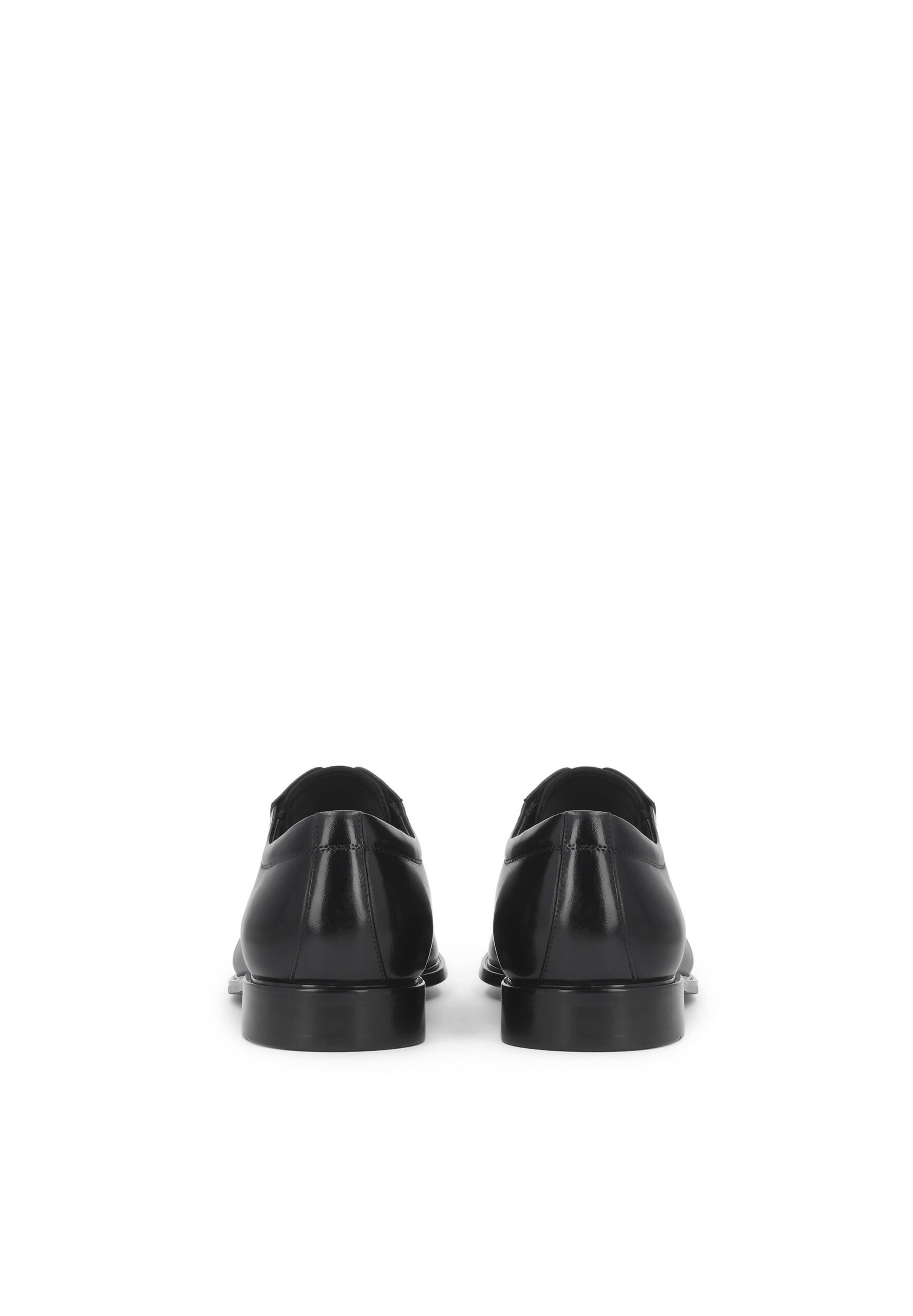 Scarpa stringata di Kazar in nero