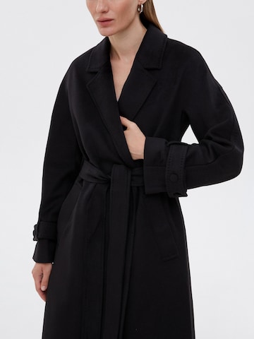 Estro Overgangsfrakke '440' i sort