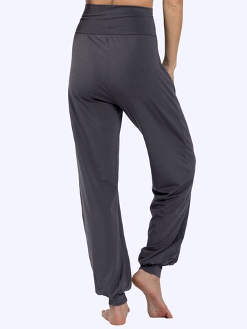 Magadi Loose fit Workout Pants 'Florence' in Grey