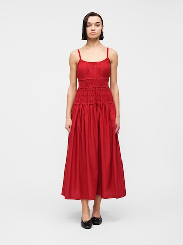 Robe d’été Abercrombie & Fitch en rouge : devant
