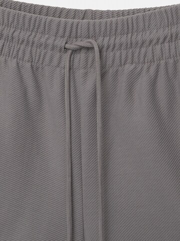 Loosefit Pantaloni di Pull&Bear in grigio