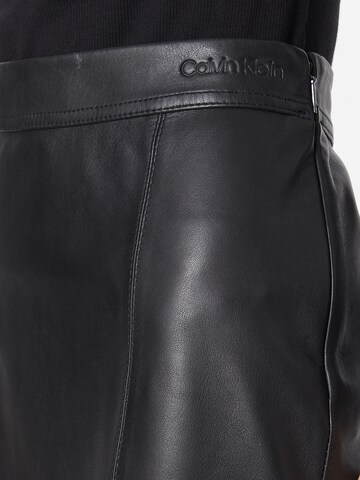 Calvin Klein - Saia em preto