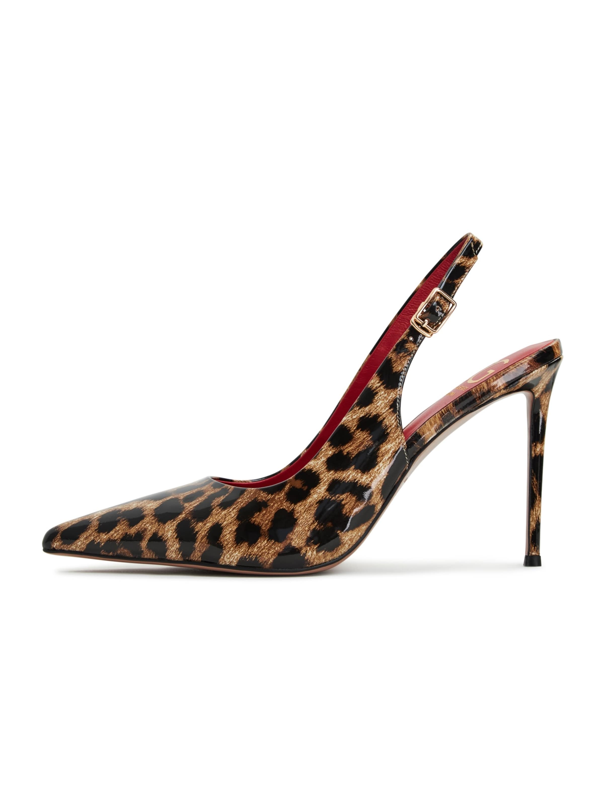 CESARE GASPARI Pumps in Brown: front