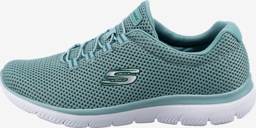 Baskets basses 'Summits' SKECHERS en vert