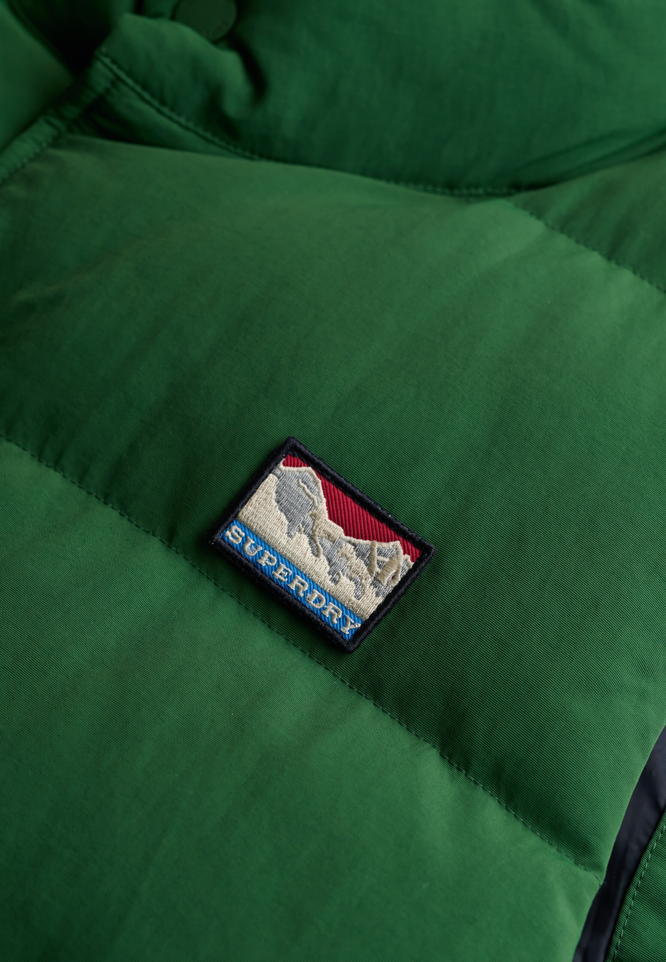 Superdry & Co Vest 'Everest' in Green